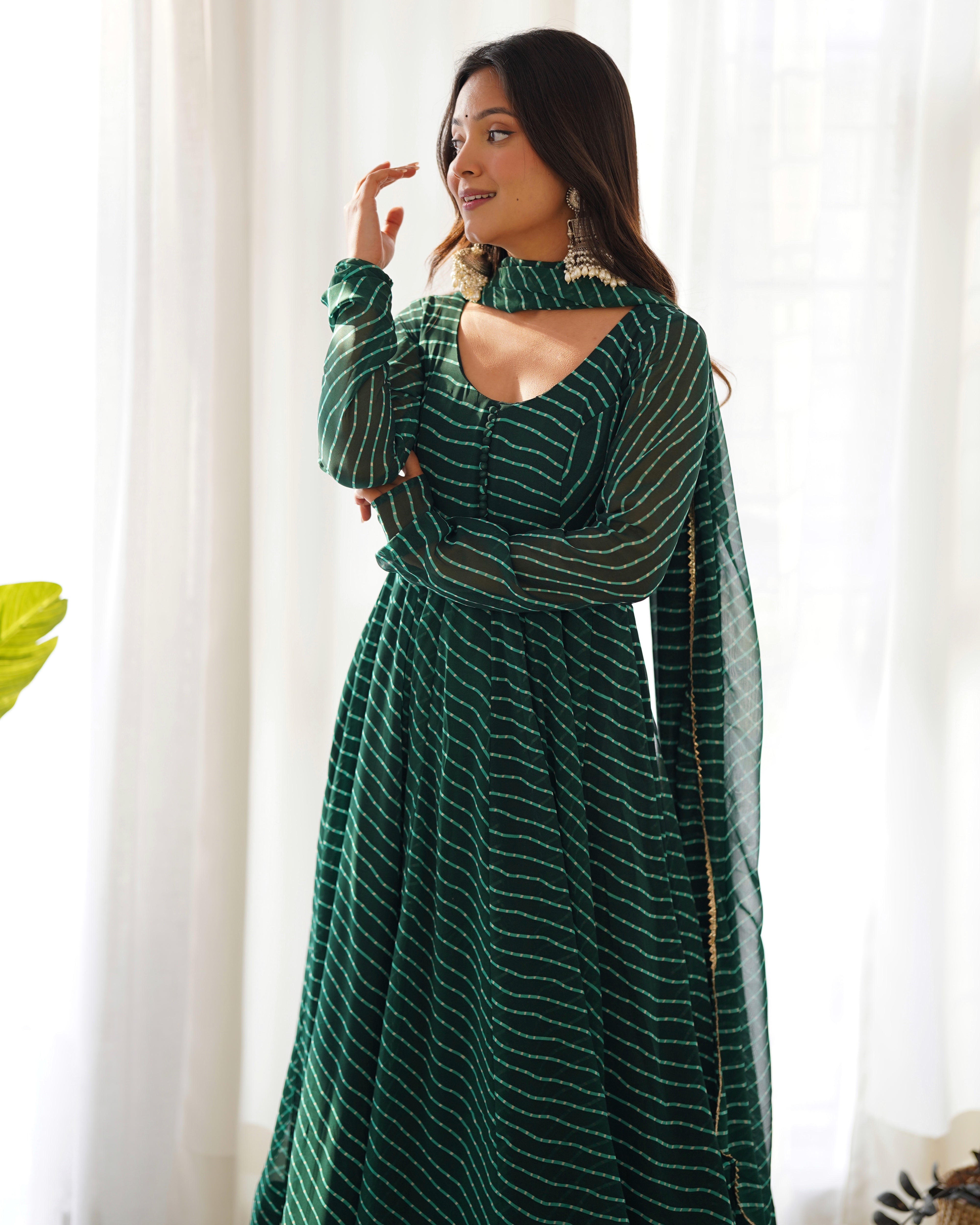 Green Round Neck Leheriya Printed Regular Anarkali Kurta Set