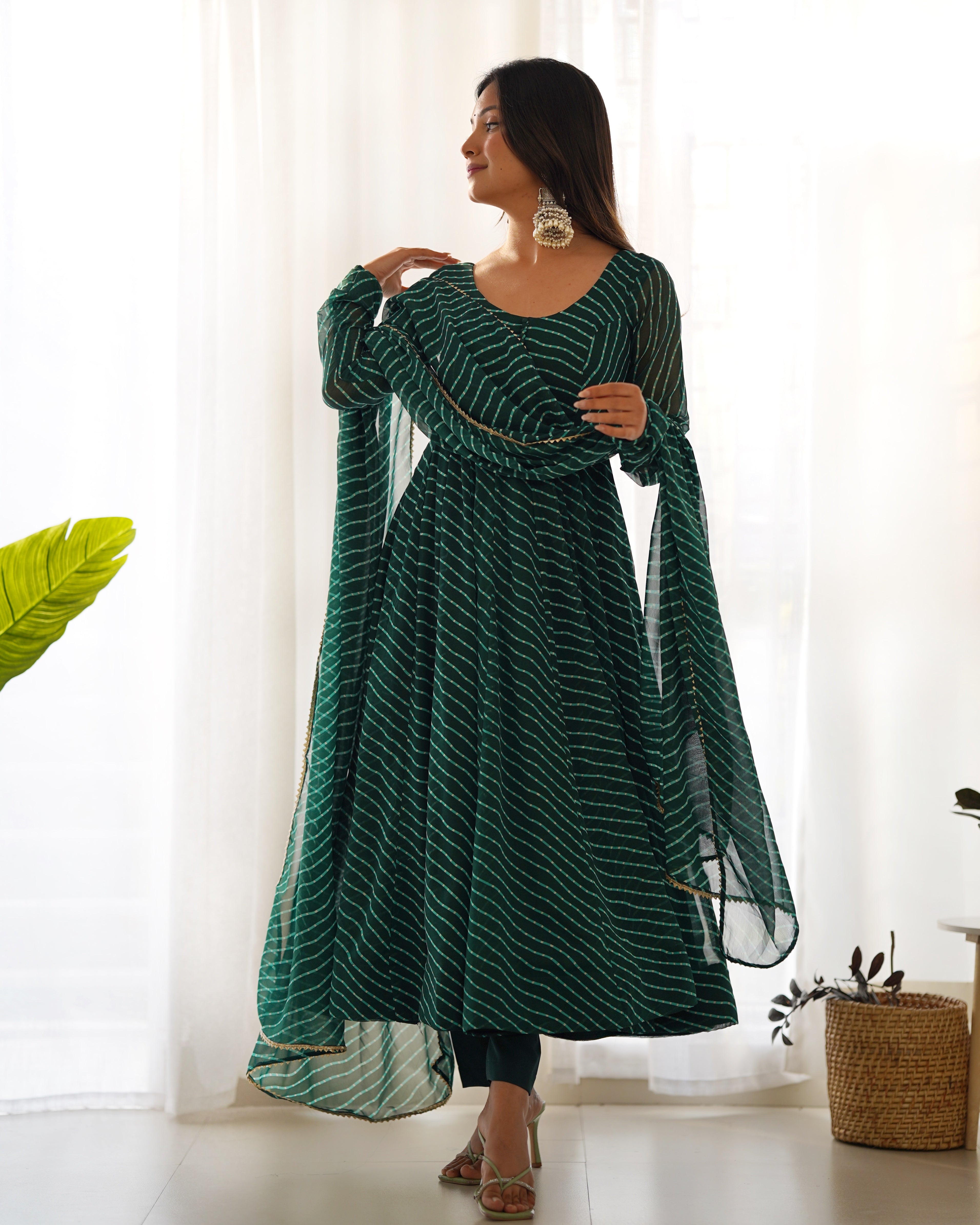 Green Round Neck Leheriya Printed Regular Anarkali Kurta Set