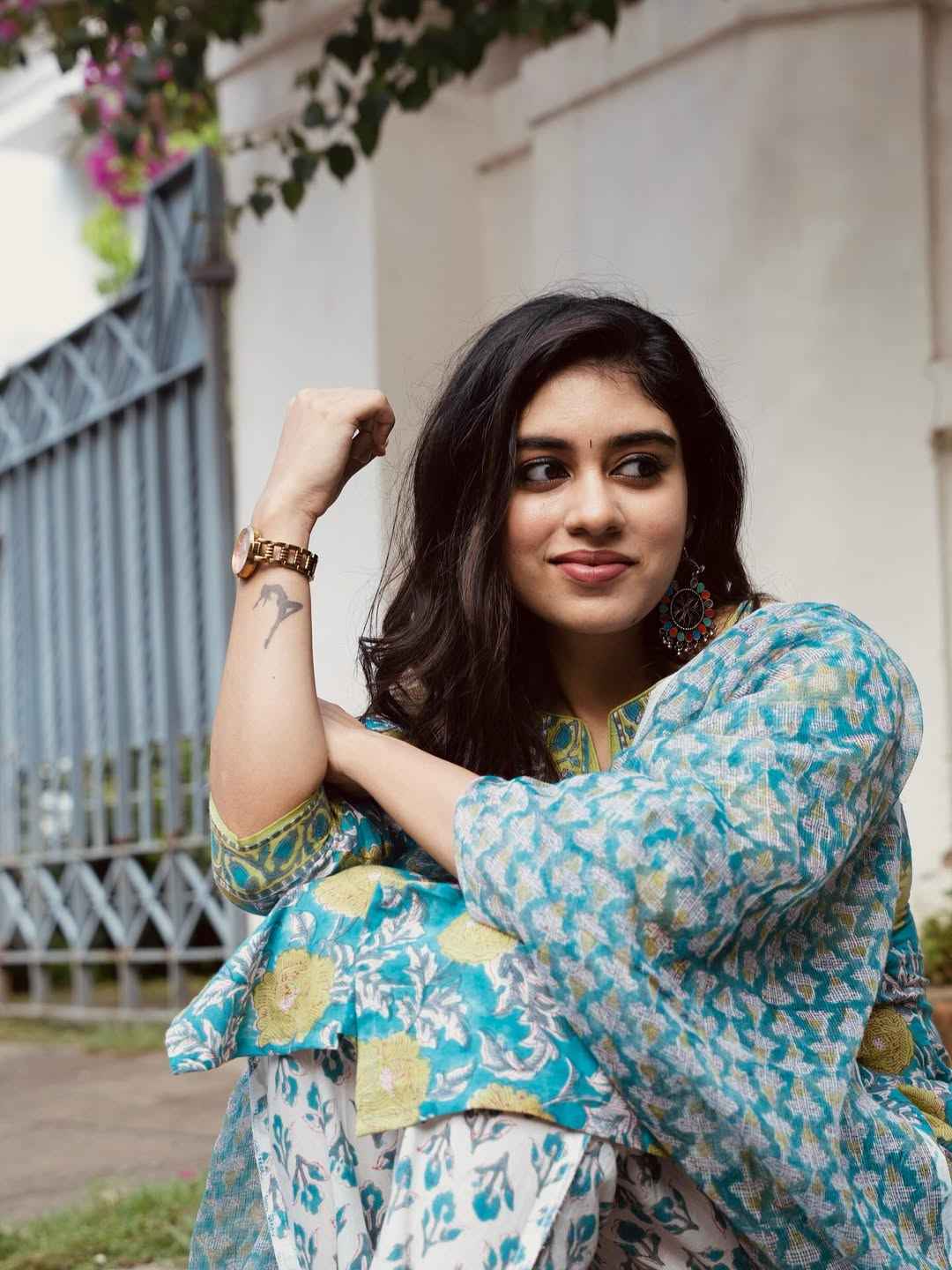 Ethnic Indian Wear Elegant Blue Floral Poly Reyon Suit for Women( fabric is likely breathable, Poly rayon)