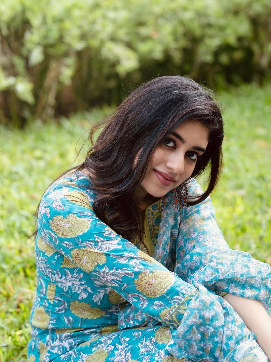 Ethnic Indian Wear Elegant Blue Floral Poly Reyon Suit for Women( fabric is likely breathable, Poly rayon)