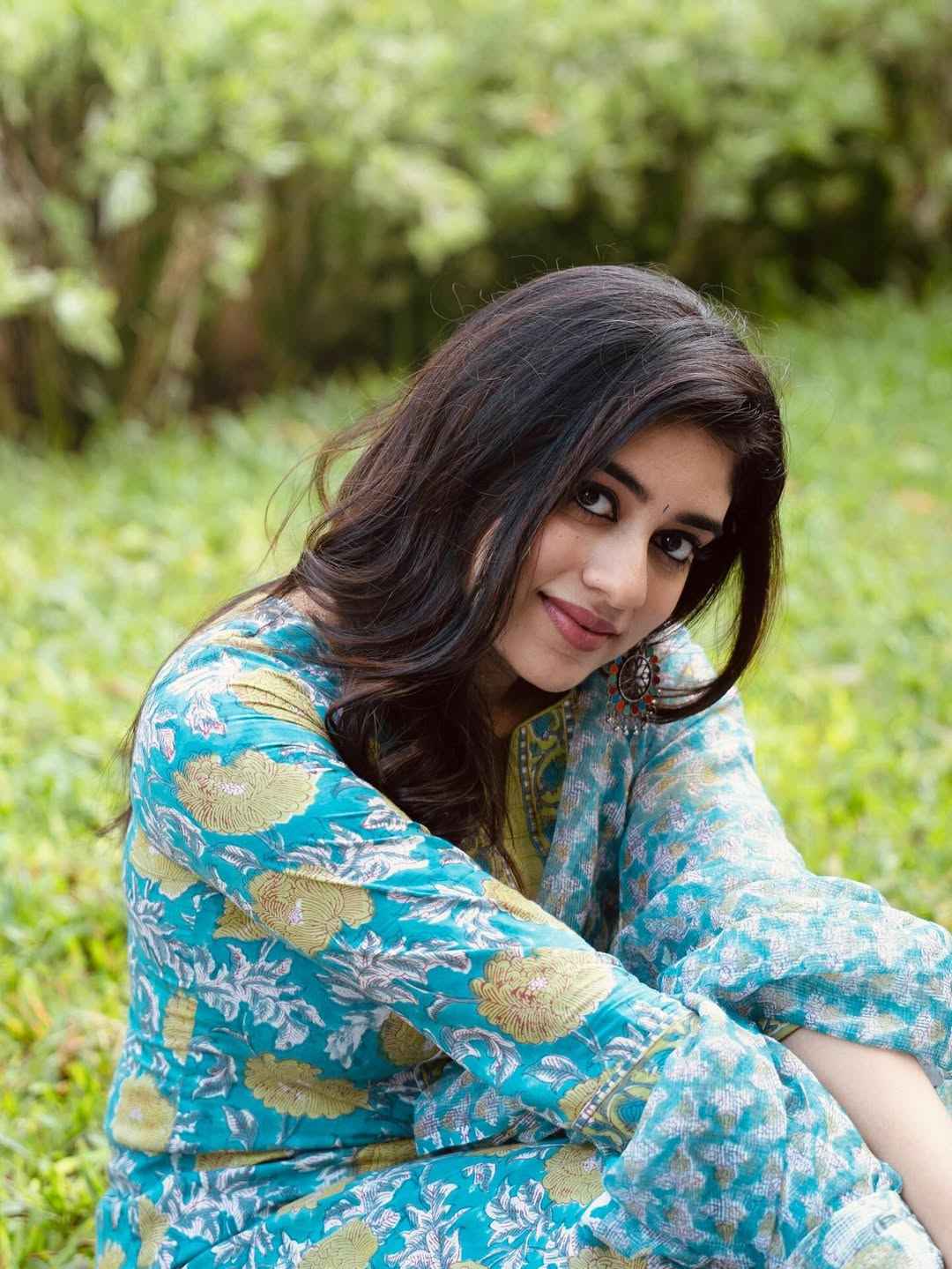 Ethnic Indian Wear Elegant Blue Floral Poly Reyon Suit for Women( fabric is likely breathable, Poly rayon)