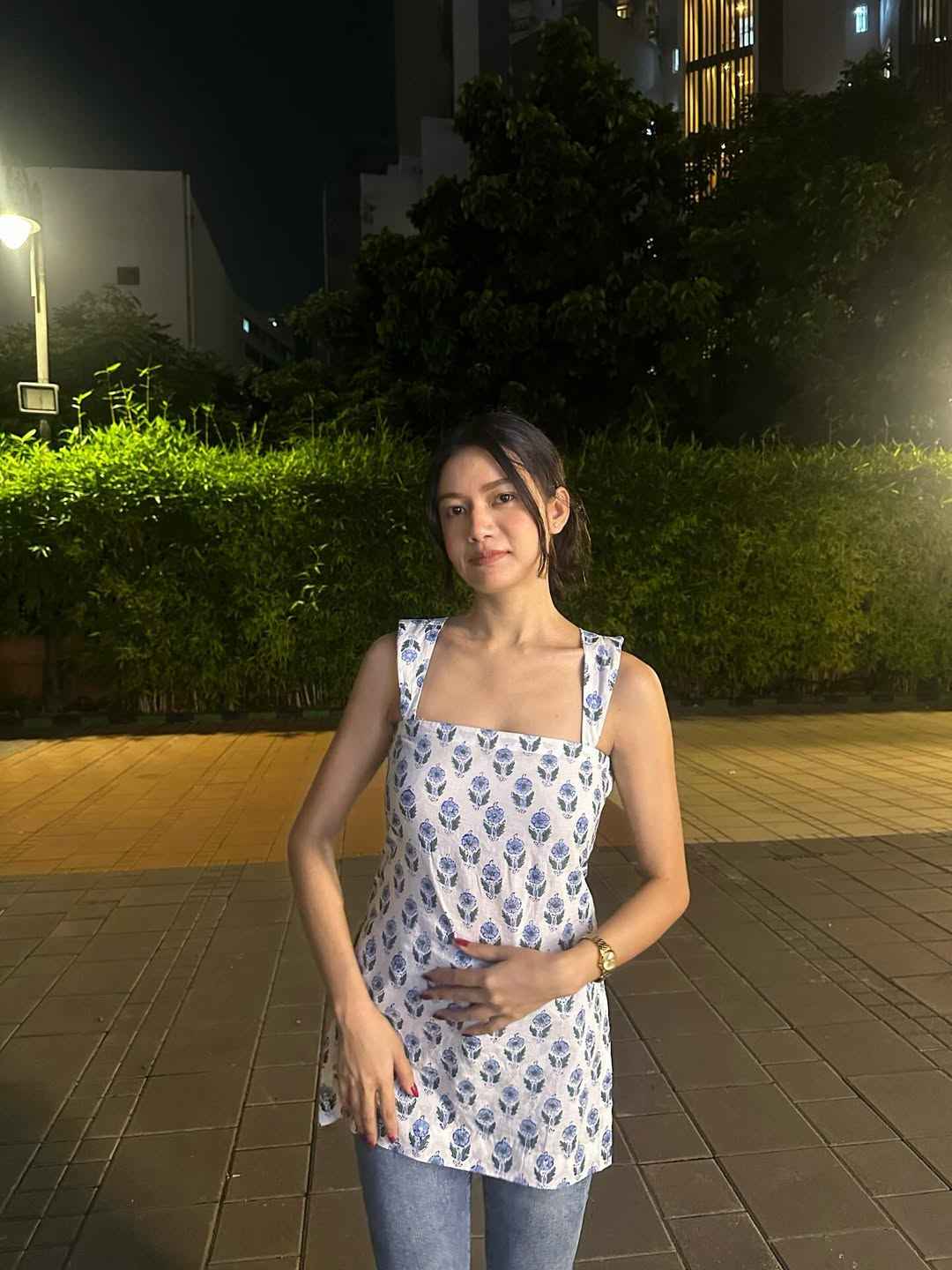 Elegant Casual Wear Chic Sleeveless ( fabric is likely breathable, Poly rayon)